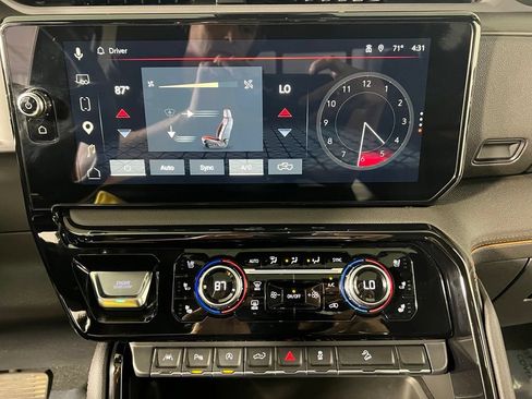 Certified 2025 GMC Sierra 1500 AT4 w/ AT4 Premium Package AWD/4WD image 26