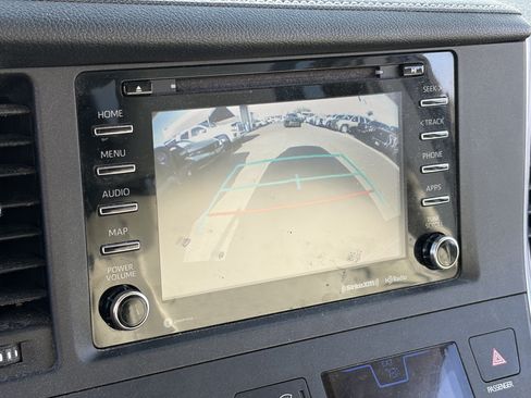 Used 2019 Toyota Sienna XLE FWD image 6