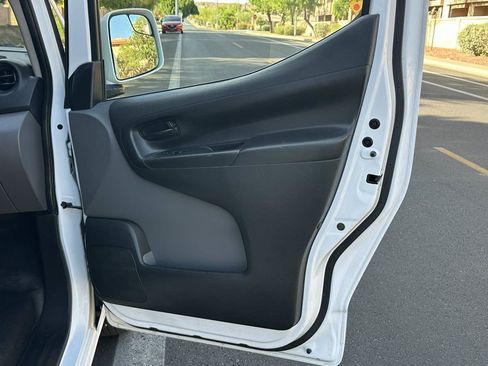 Used 2015 Chevrolet City Express LT w/ Technology Package FWD image 34
