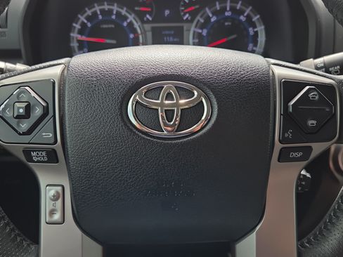 Used 2019 Toyota 4Runner SR5 AWD/4WD image 28