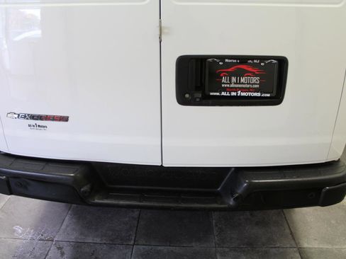 Used 2020 Chevrolet Express 2500 w/ Driver Convenience Package image 6