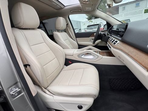 Used 2020 Mercedes-Benz GLE 350 4MATIC w/ Premium Package image 19