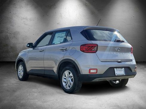 New 2026 Hyundai Venue SE image 4