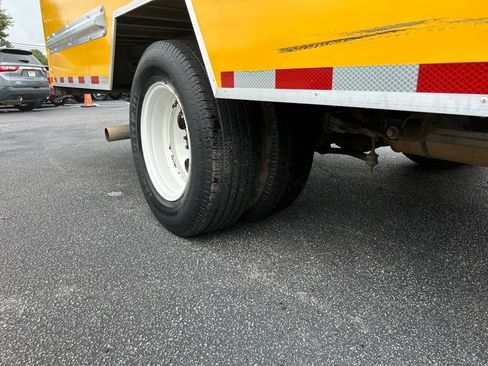 Used 2019 Ford E-350 and Econoline 350 Super Duty image 26