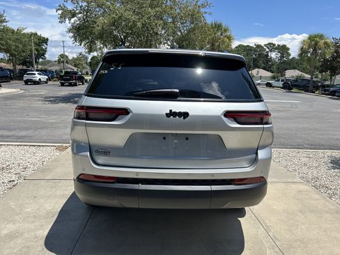 New 2025 Jeep Grand Cherokee L Altitude image 7