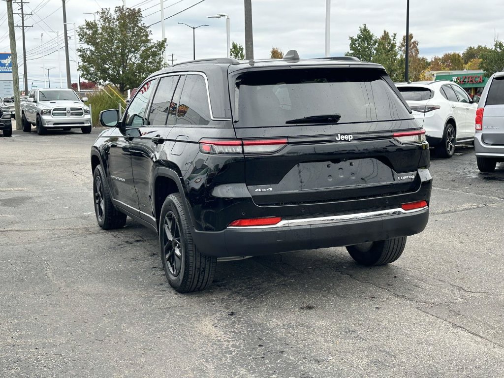 Used 2024 Jeep Grand Cherokee Laredo X w/ Luxury Tech Group I AWD/4WD image 6
