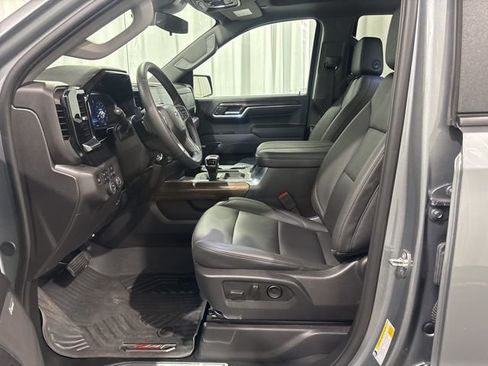 Used 2024 Chevrolet Silverado 1500 LT Trail Boss w/ Convenience Package II AWD/4WD image 10