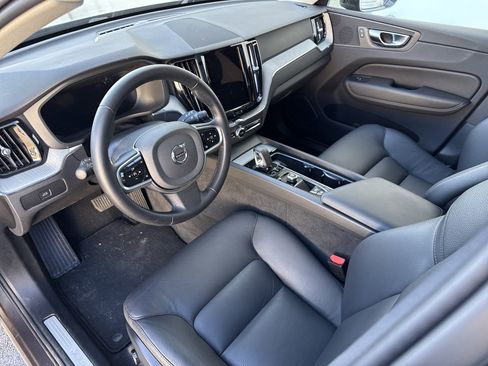 Used 2025 Volvo XC60 B5 Plus image 5