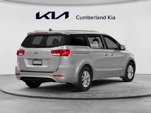 Used 2018 Kia Sedona SX FWD image 2