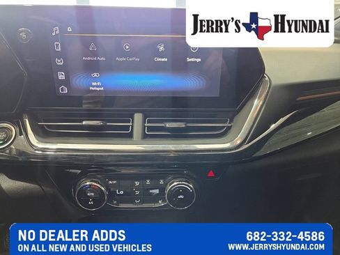 Used 2025 Chevrolet Trax RS w/ Driver Confidence Package FWD image 12