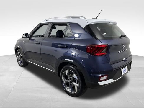 New 2026 Hyundai Venue SEL FWD image 3