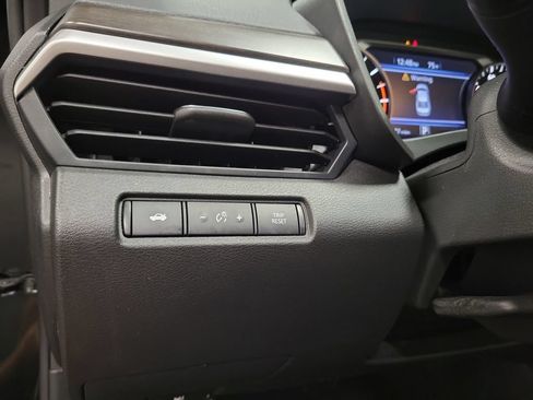 Used 2025 Nissan Altima 2.5 SV FWD image 24