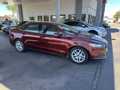 Used 2016 Ford Fusion SE FWD image 7