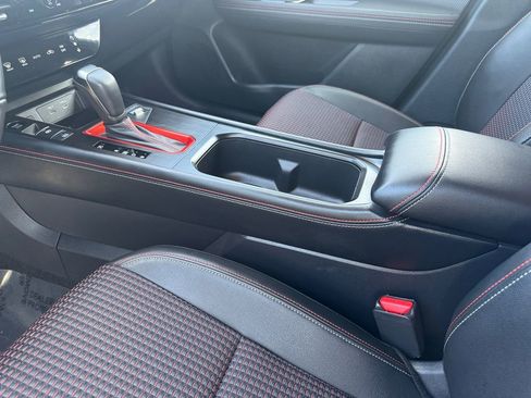 Certified 2025 Nissan Kicks SR image 11