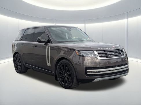 Used 2024 Land Rover Range Rover Autobiography image 4