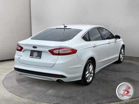 Used 2016 Ford Fusion SE w/ Equipment Group 202A image 7