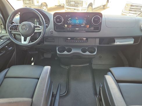 Used 2021 Mercedes-Benz Sprinter 2500 image 17