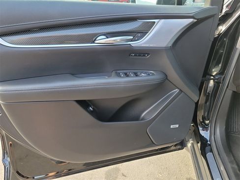 Certified 2023 Cadillac XT6 Sport w/ Technology Package image 22