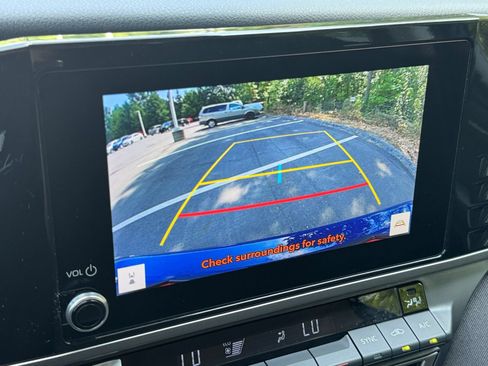 Used 2025 Toyota Camry LE FWD image 20
