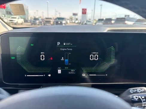 Used 2026 Kia Carnival LXS FWD image 3