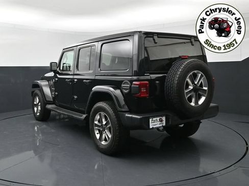 Used 2022 Jeep Wrangler Unlimited Sahara w/ Cold Weather Group AWD/4WD image 4