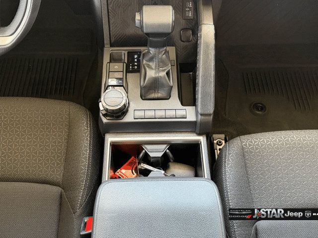 Used 2025 Toyota 4Runner SR5 AWD/4WD image 16