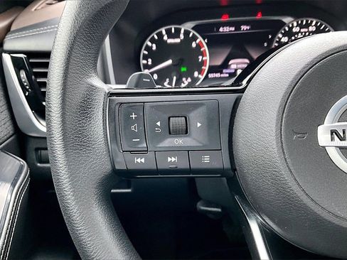 Used 2021 Nissan Rogue SV image 20