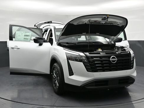 New 2026 Nissan Pathfinder SV image 38