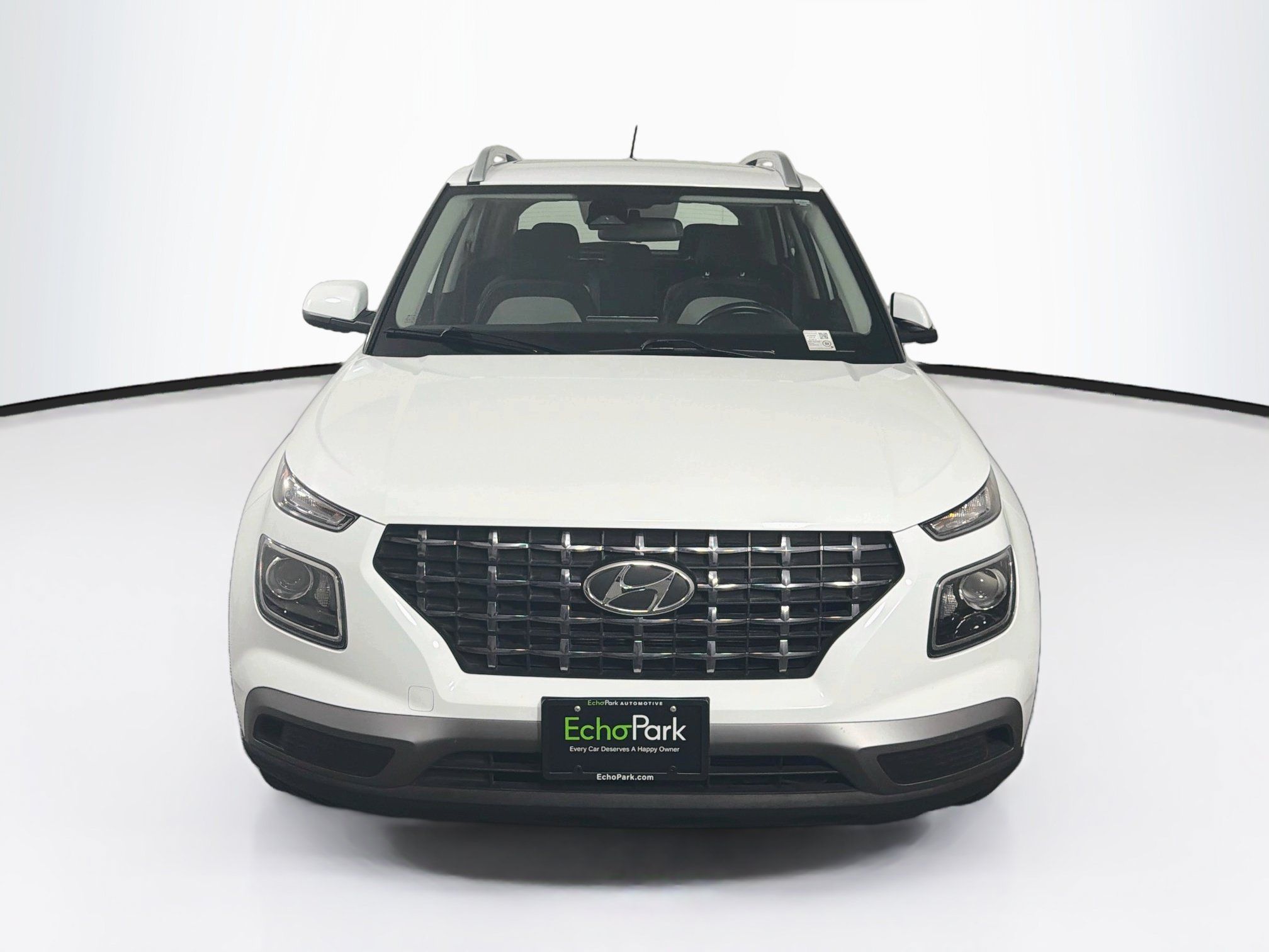 Used 2025 Hyundai Venue SEL FWD image 2