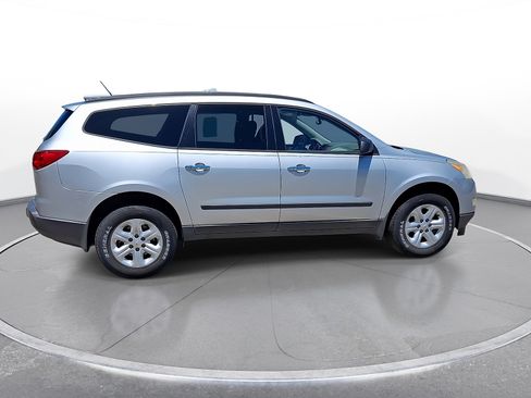 Used 2011 Chevrolet Traverse LS FWD image 8