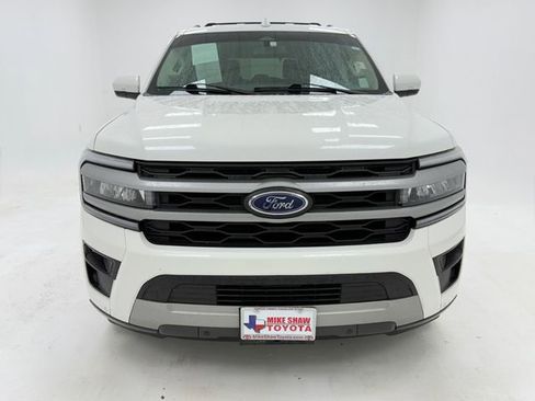 Used 2023 Ford Expedition XLT RWD image 3