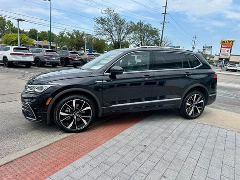 Certified 2024 Volkswagen Tiguan SEL R-Line AWD/4WD image 3