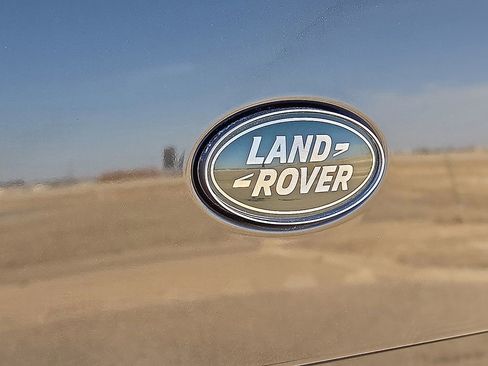 Used 2024 Land Rover Defender 110 X-Dynamic SE image 15