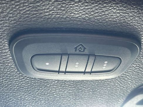 Used 2021 Jeep Wrangler Unlimited Sahara image 9