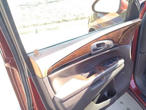 Used 2015 Buick Enclave Leather image 9