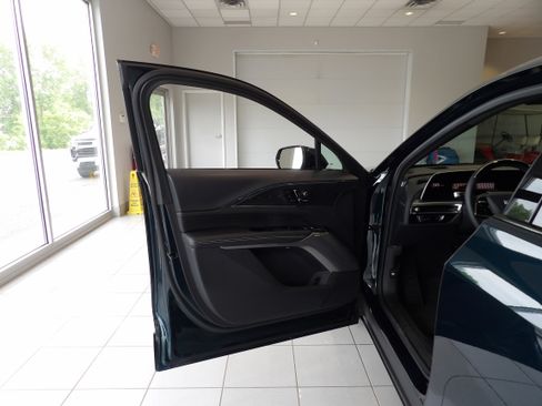Used 2024 Cadillac Lyriq Sport AWD/4WD image 8