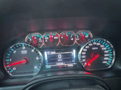 Used 2019 Chevrolet Tahoe LT image 32