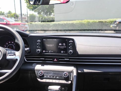 Used 2023 Hyundai Elantra SEL FWD image 17