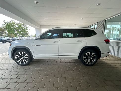 Certified 2021 Volkswagen Atlas SEL R-Line AWD/4WD image 4
