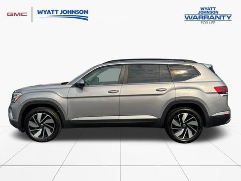 Used 2024 Volkswagen Atlas SE FWD image 2