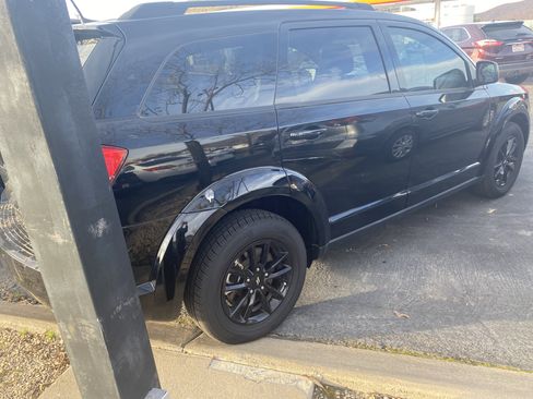 Used 2020 Dodge Journey SE w/ SE Popular Equipment Group image 4