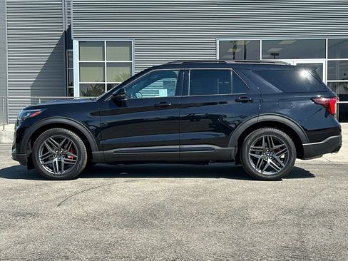 Certified 2025 Ford Explorer ST AWD/4WD image 6