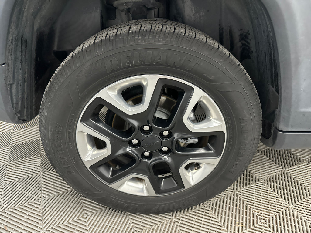 Used 2018 Jeep Compass Trailhawk AWD/4WD image 17