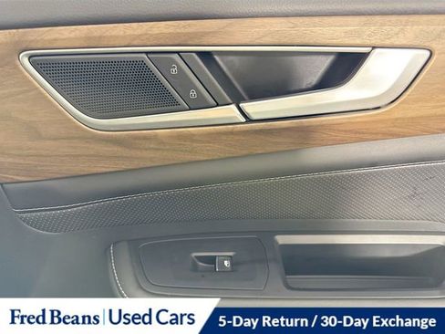 Used 2025 Volkswagen Atlas SE image 35