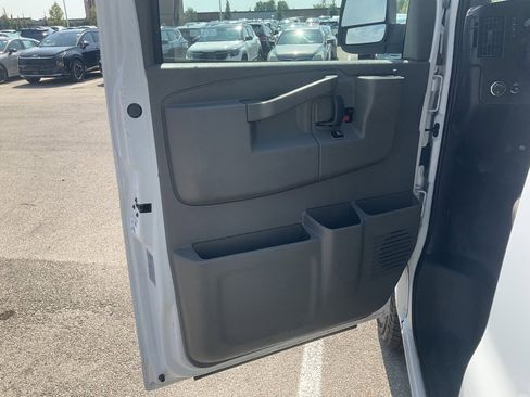 Used 2022 Chevrolet Express 2500 w/ Driver Convenience Package image 9
