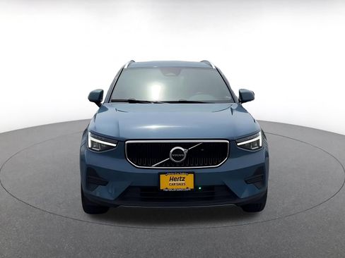 Used 2024 Volvo XC40 B5 Core AWD/4WD image 4