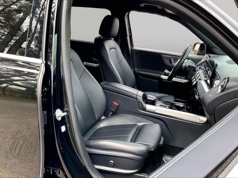 Used 2022 Mercedes-Benz GLB 250 4MATIC image 8