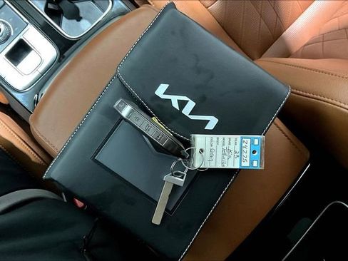 Used 2023 Kia Telluride SX image 37