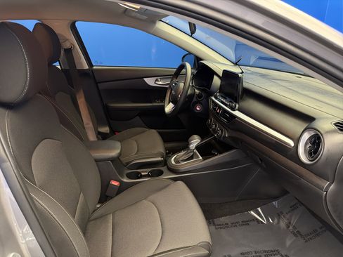Used 2024 Kia Forte LXS w/ LXS Technology Package image 24