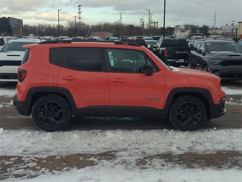 Used 2015 Jeep Renegade Latitude w/ Popular Equipment Group image 2